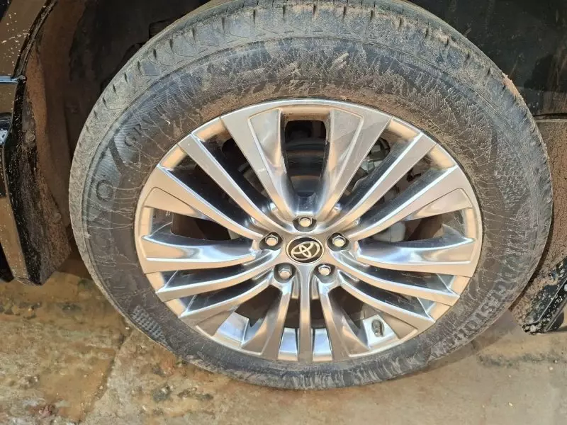 Toyota Harrier hybrid    - 2020