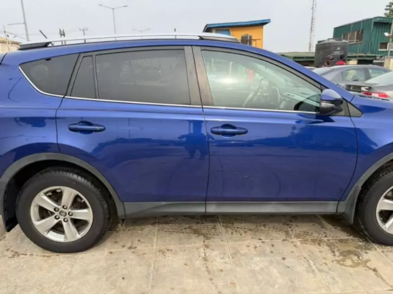 TOYOTA Corolla   - 2015
