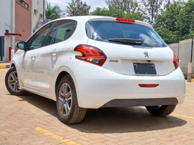 Peugeot 208   - 2018