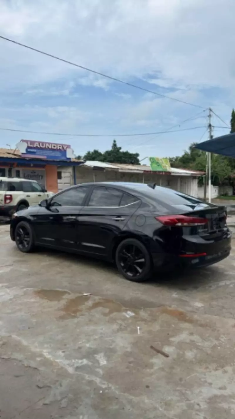 Hyundai Elantra   - 2018