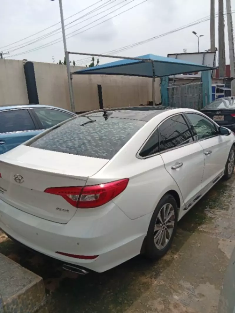 Hyundai Sonata   - 2015