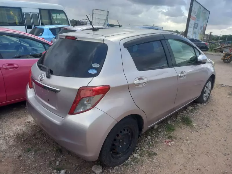 Toyota Vitz   - 2014