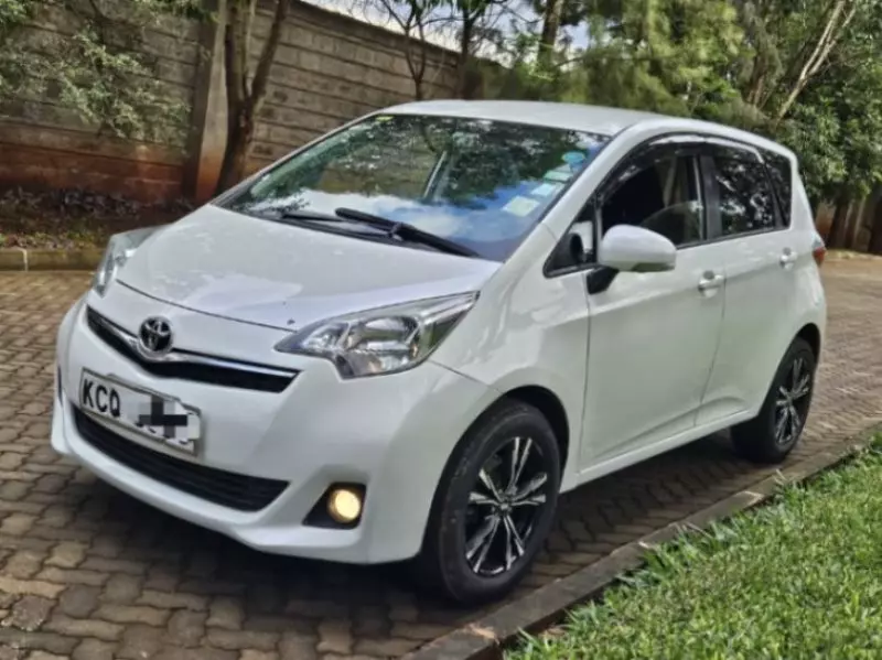 Toyota Ractis   - 2011