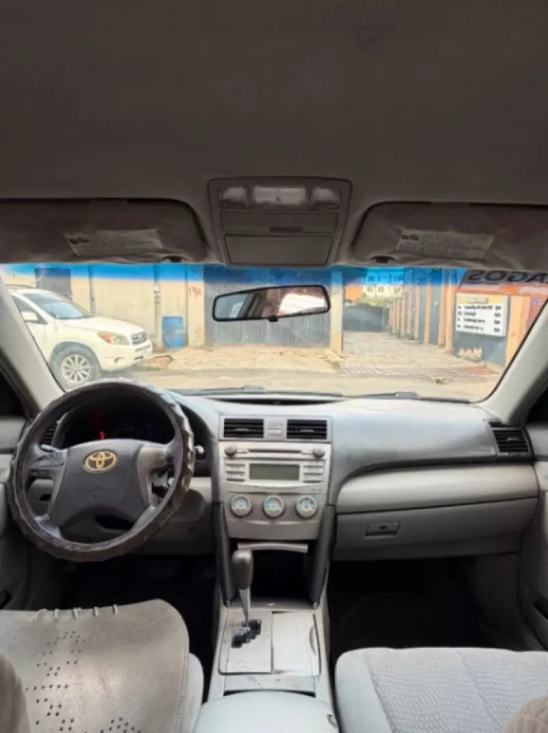 TOYOTA Camry - 2009