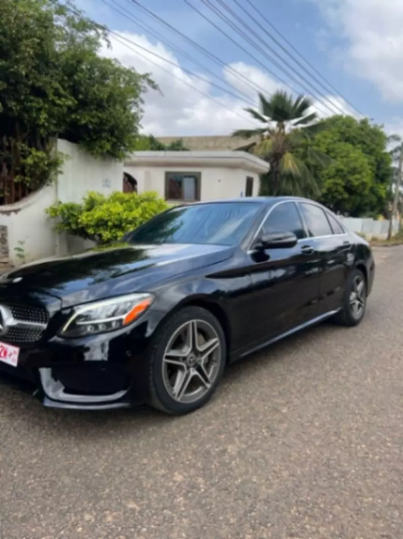Mercedes-Benz 300   - 2019