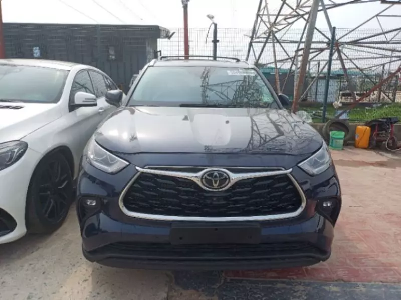 Toyota Highlander   - 2021