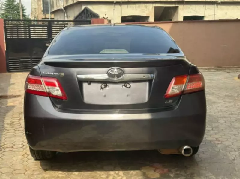 Toyota Camry   - 2011