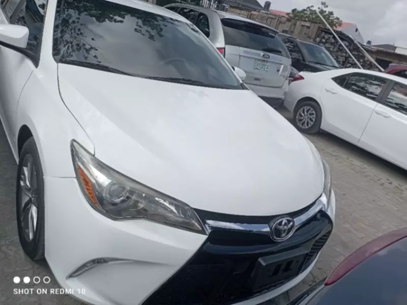 Toyota Camry - 2017