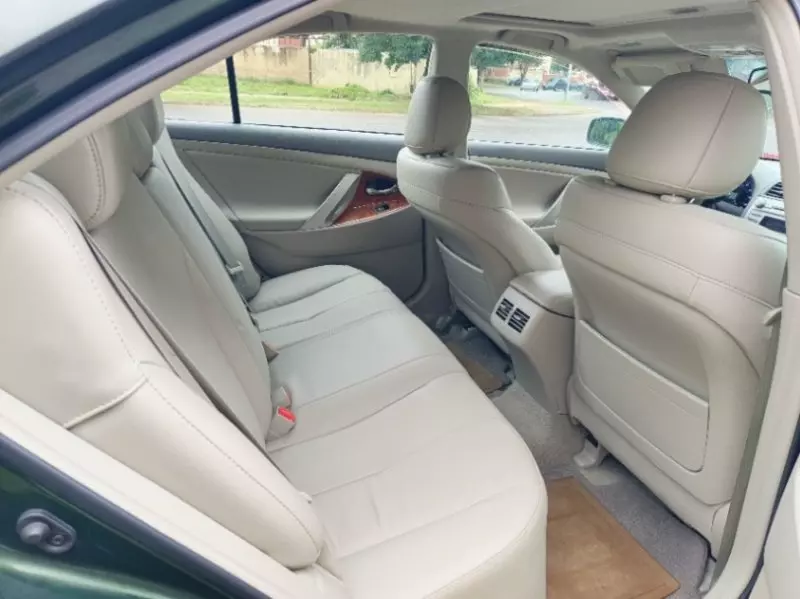 Toyota Camry   - 2011