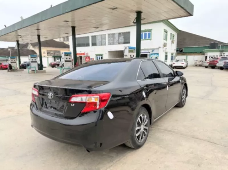 Toyota Camry   - 2012