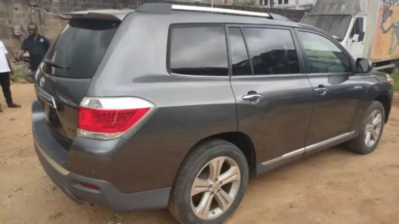 Toyota Highlander   - 2013