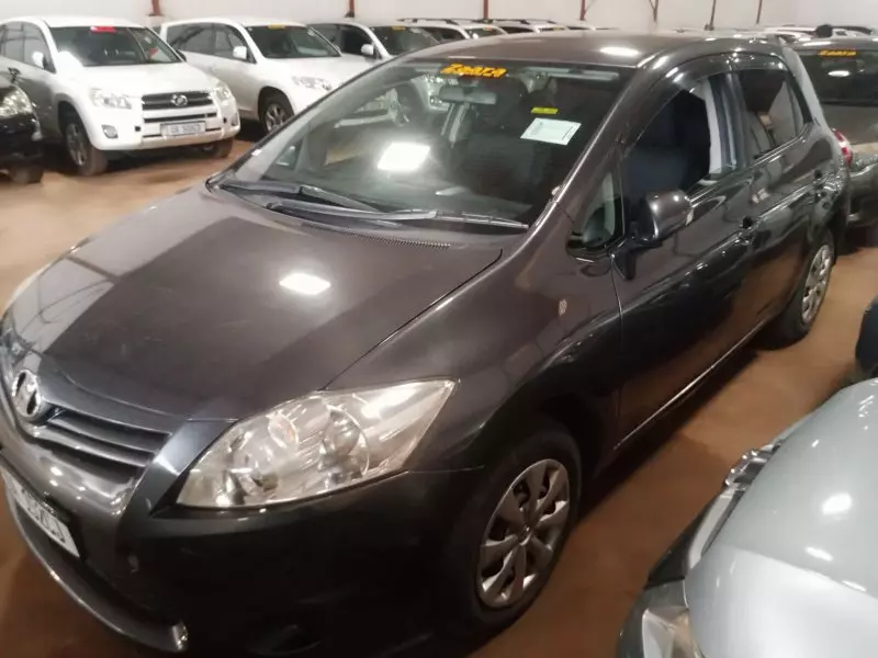 Toyota Auris   - 2010