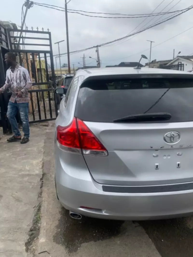 TOYOTA Venza   - 2012