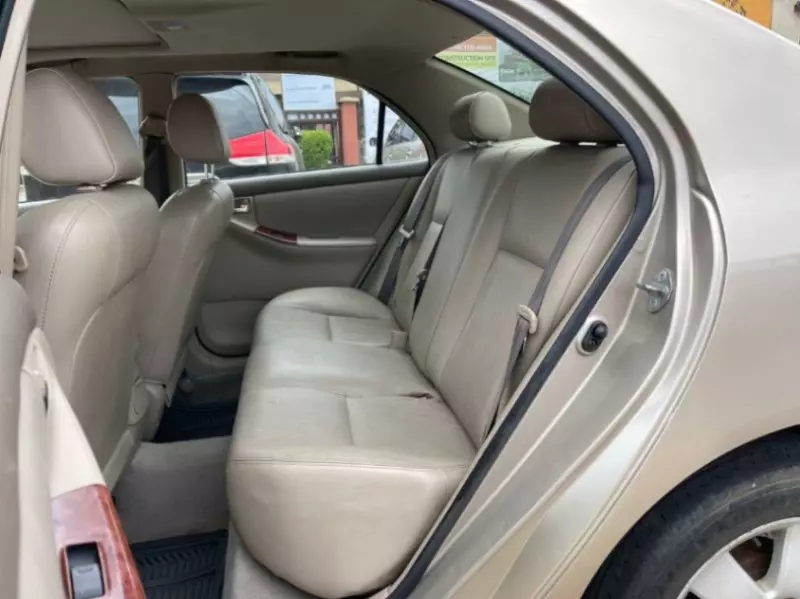 Toyota corolla   - 2004