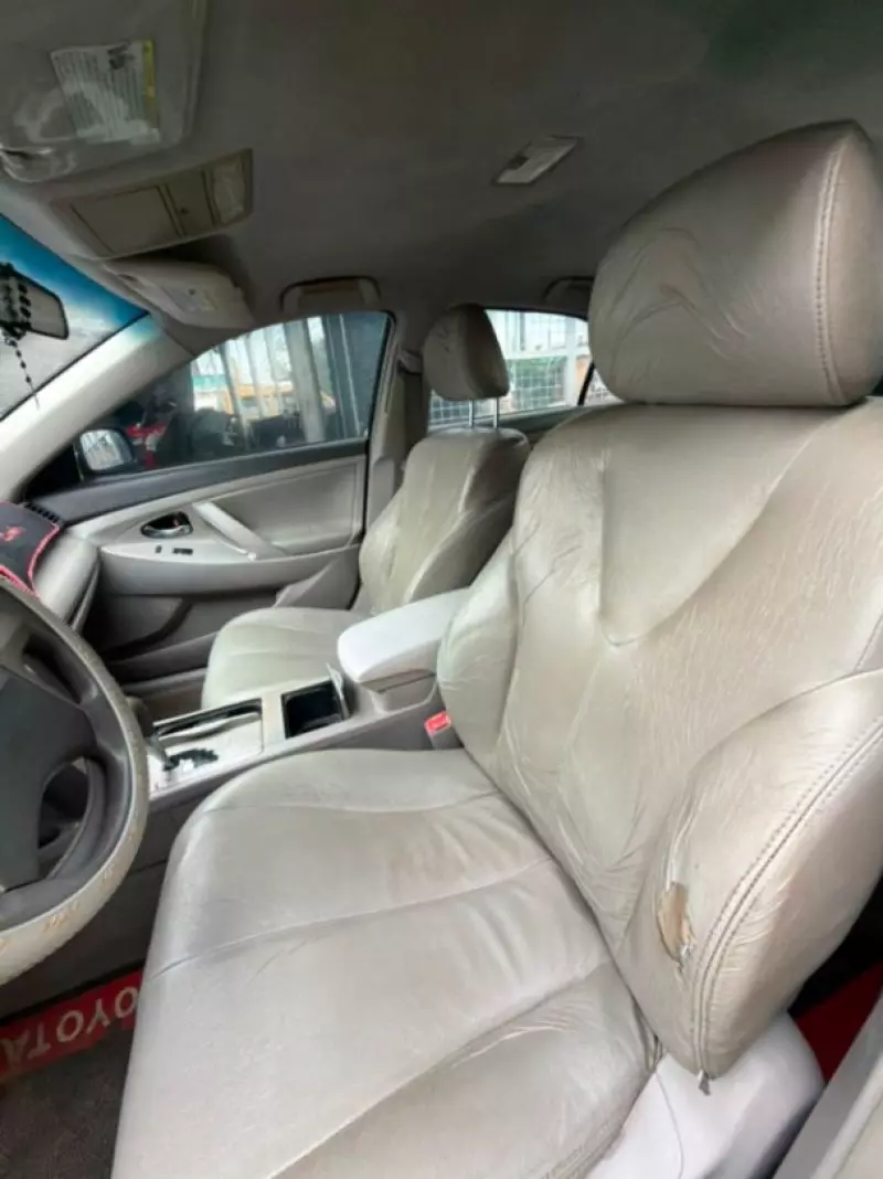 TOYOTA Camry - 2011