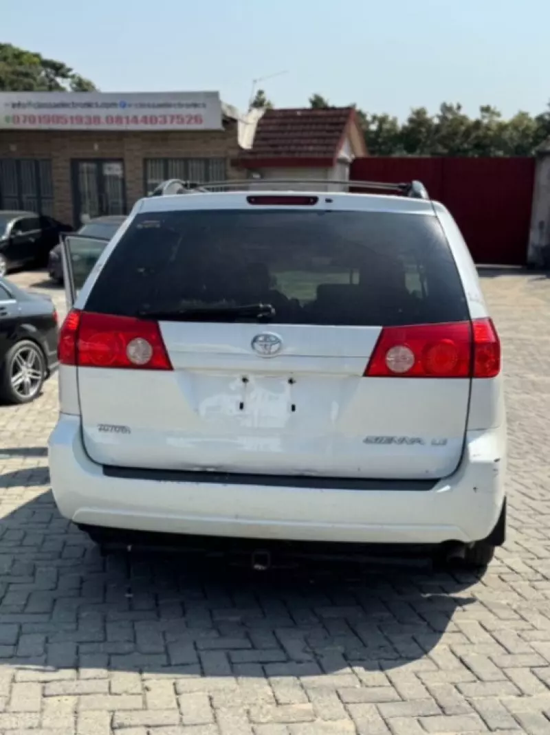 Toyota Sienna   - 2008