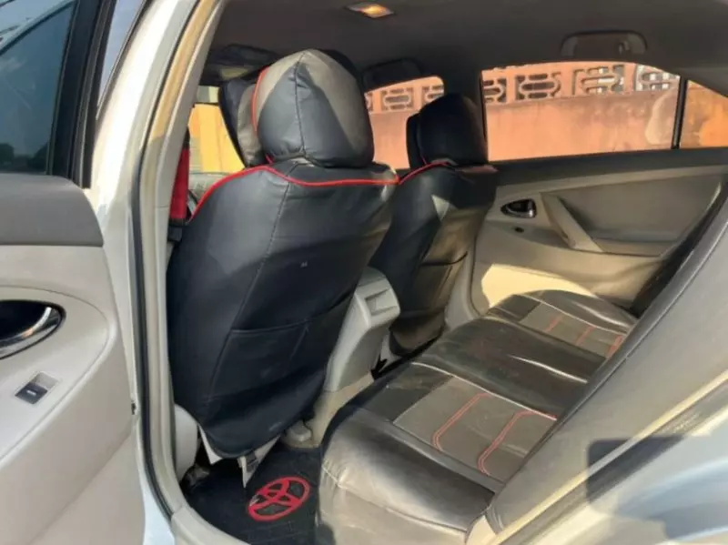 Toyota Camry   - 2010