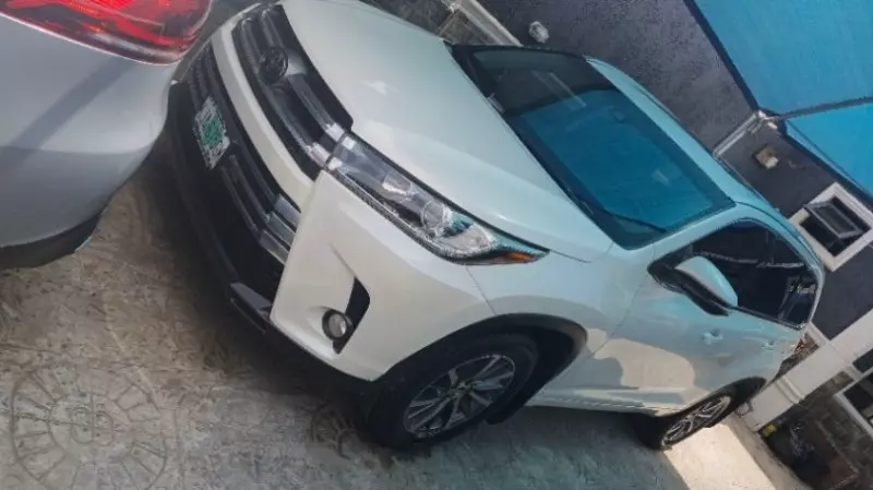 Toyota Highlander   - 2017