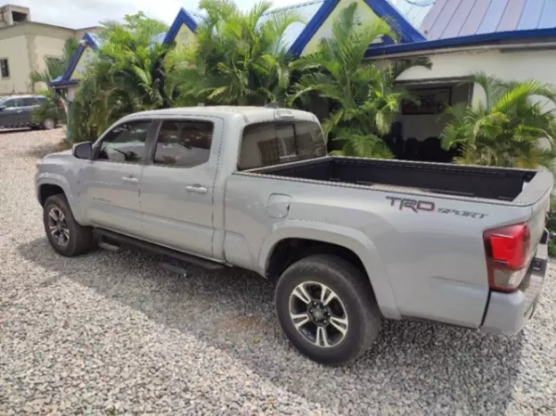 Toyota Tacoma   - 2019