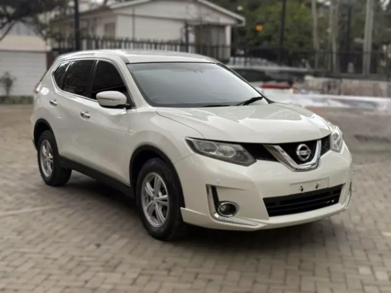 Nissan X-Trail   - 2015