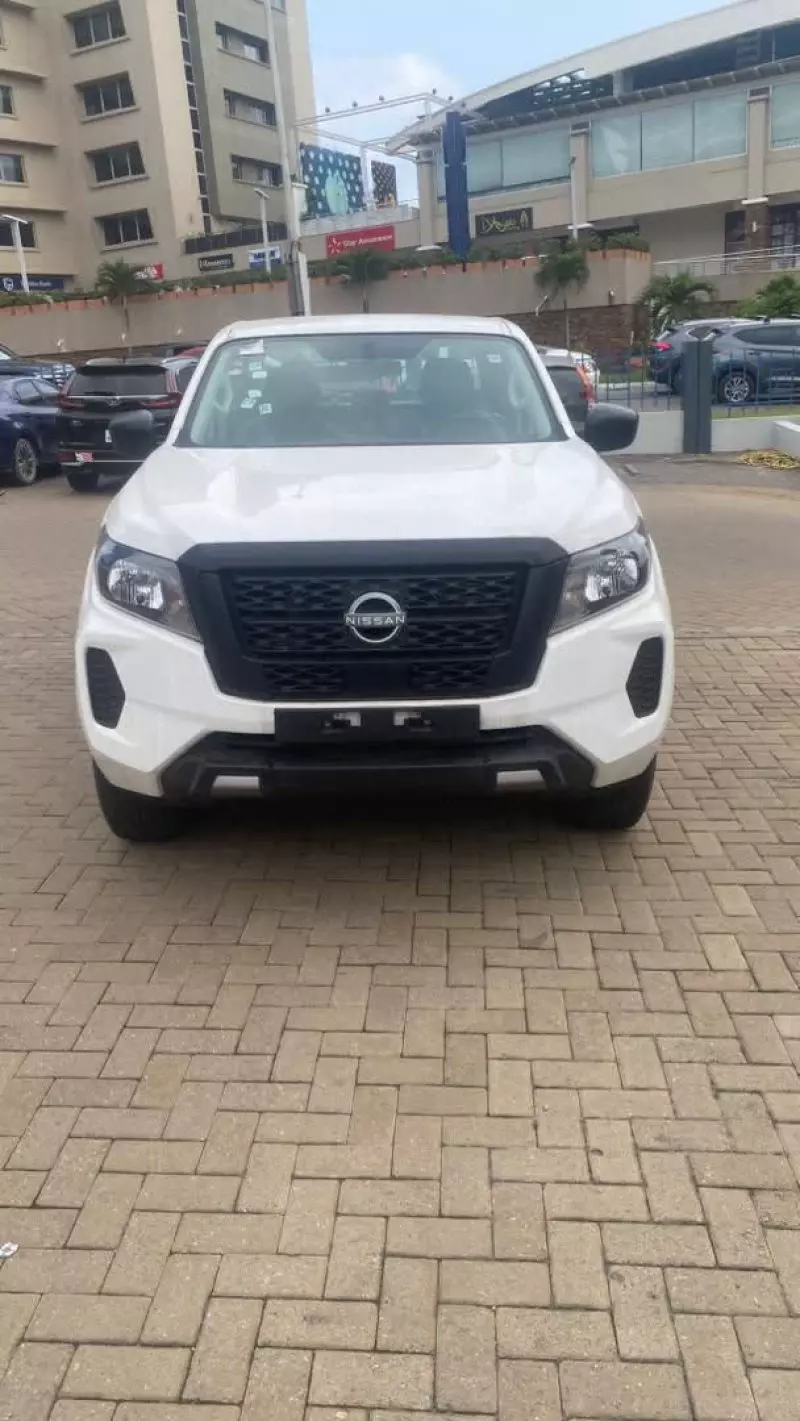 Nissan Navara   - 2025
