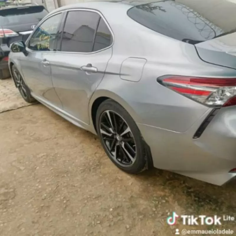 Toyota Camry   - 2018