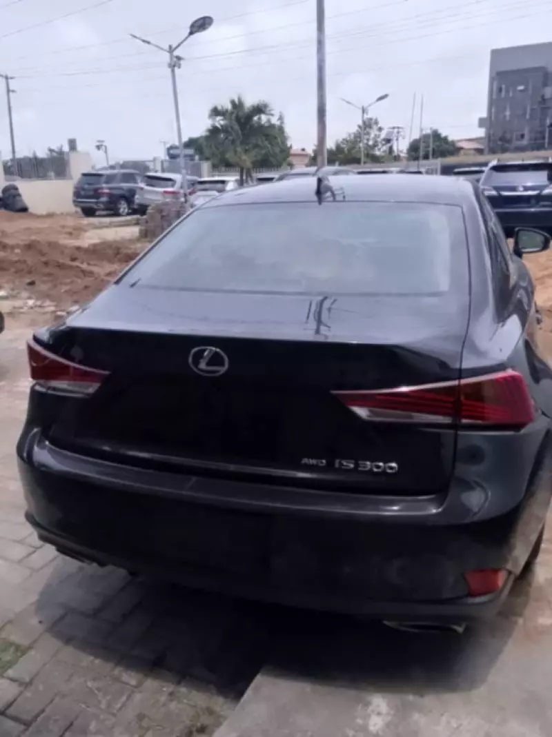 Lexus IS 300   - 2016