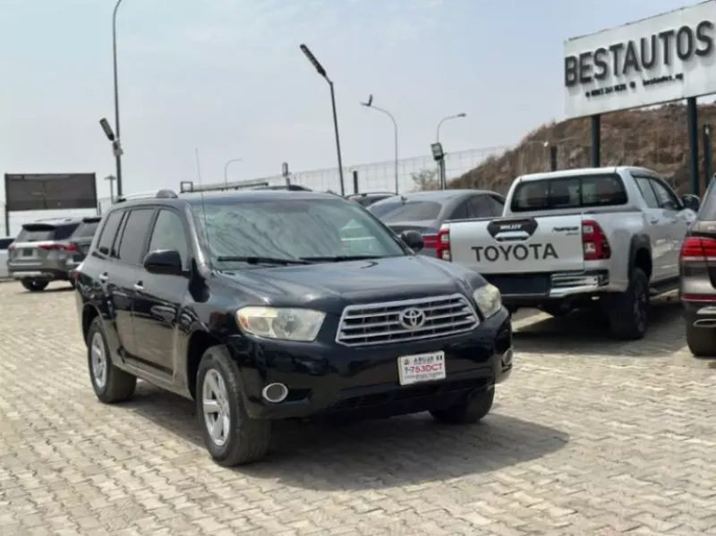 Toyota Highlander   - 2011