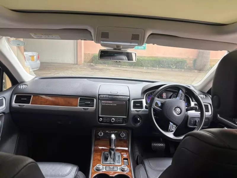 Volkswagen Touareg   - 2016