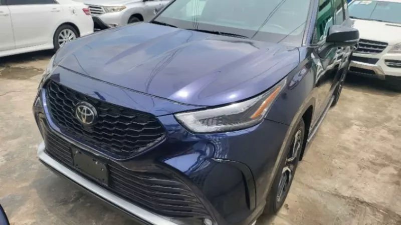 Toyota Highlander   - 2021