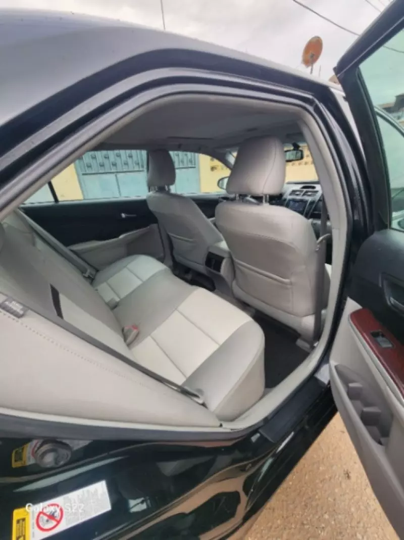 Toyota Camry   - 2014
