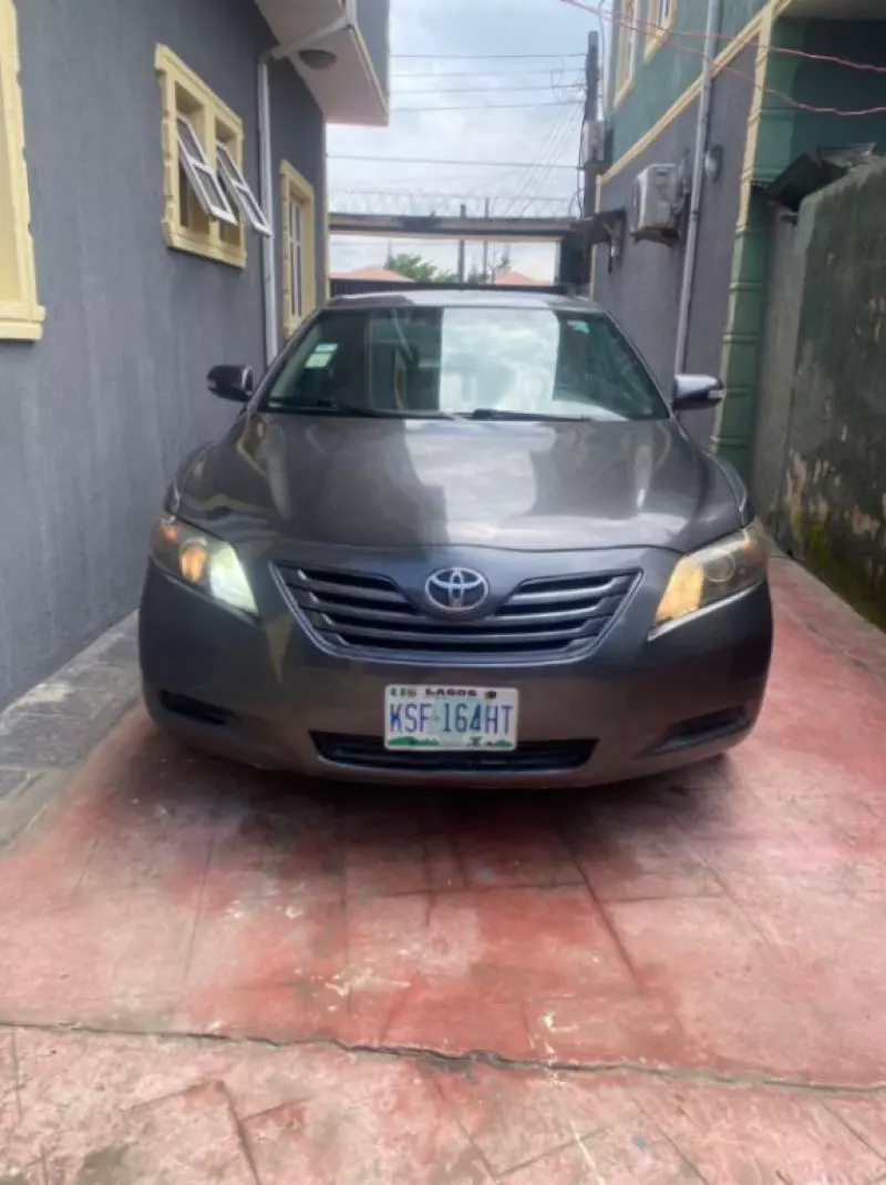 TOYOTA Camry - 2009
