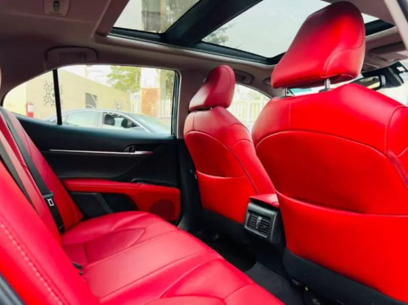 Toyota Camry   - 2018