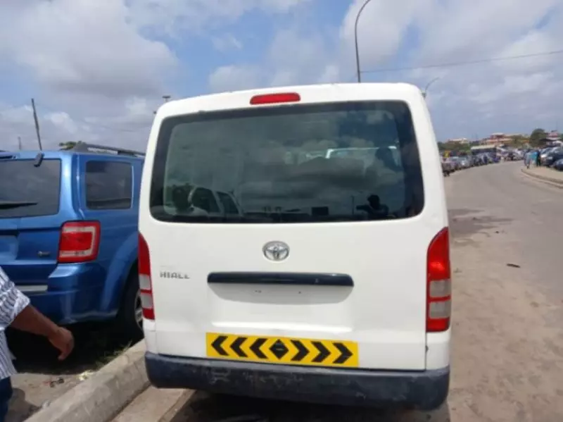 Toyota Hiace   - 2009