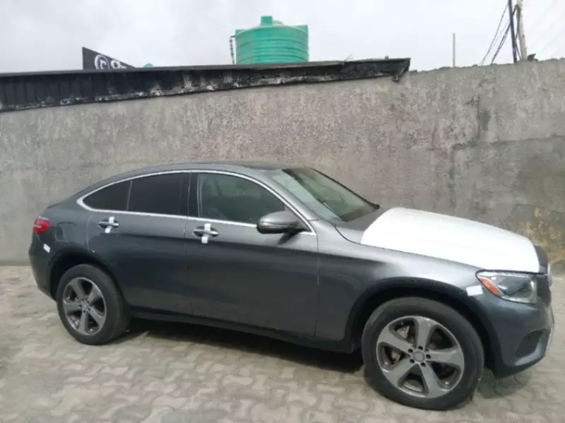 Mercedes-Benz GLC 300   - 2017