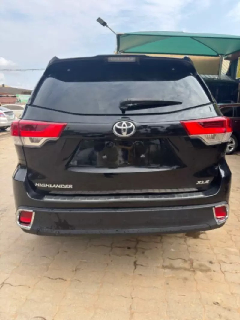 TOYOTA Highlander   - 2016