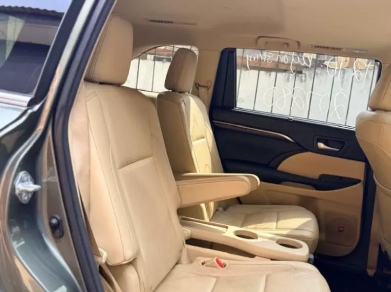 TOYOTA Highlander   - 2015