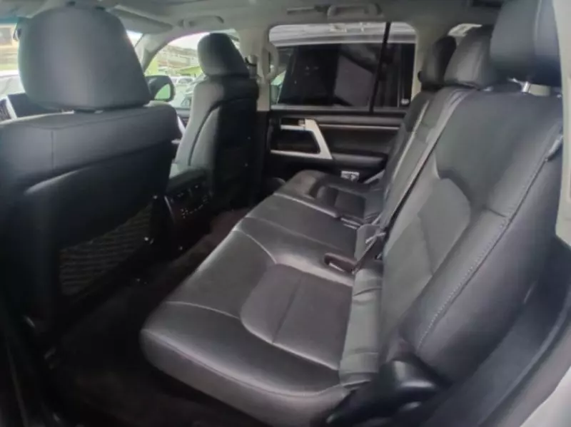 Toyota Land Cruiser   - 2019