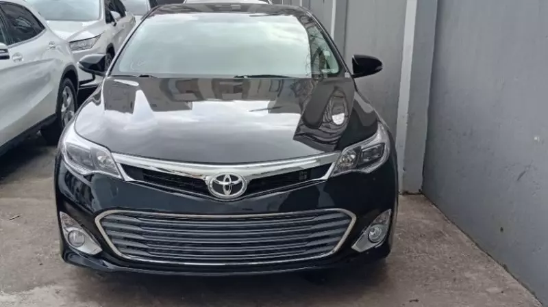 Toyota Avalon   - 2013