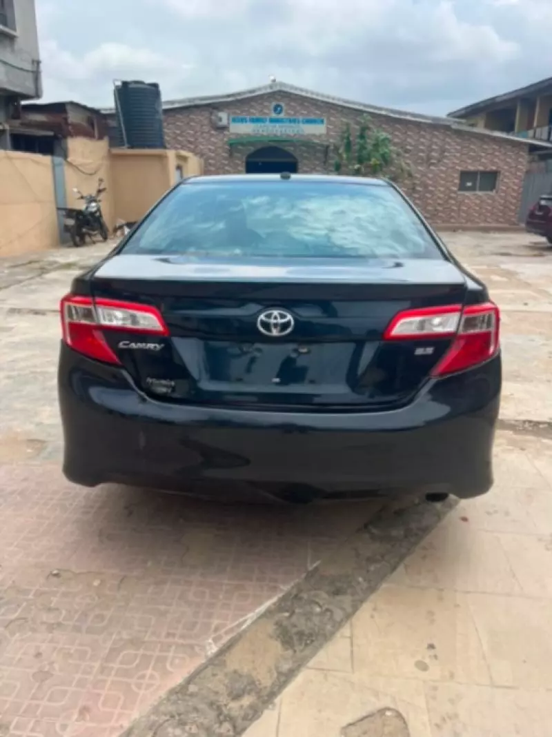 TOYOTA Camry - 2013