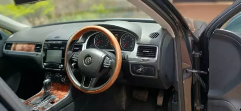 Volkswagen Touareg   - 2012