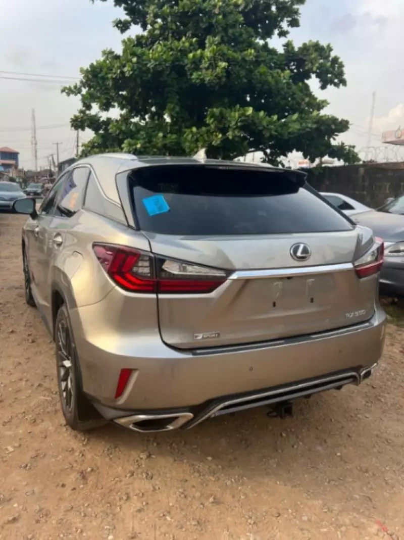 Lexus RX   - 2017