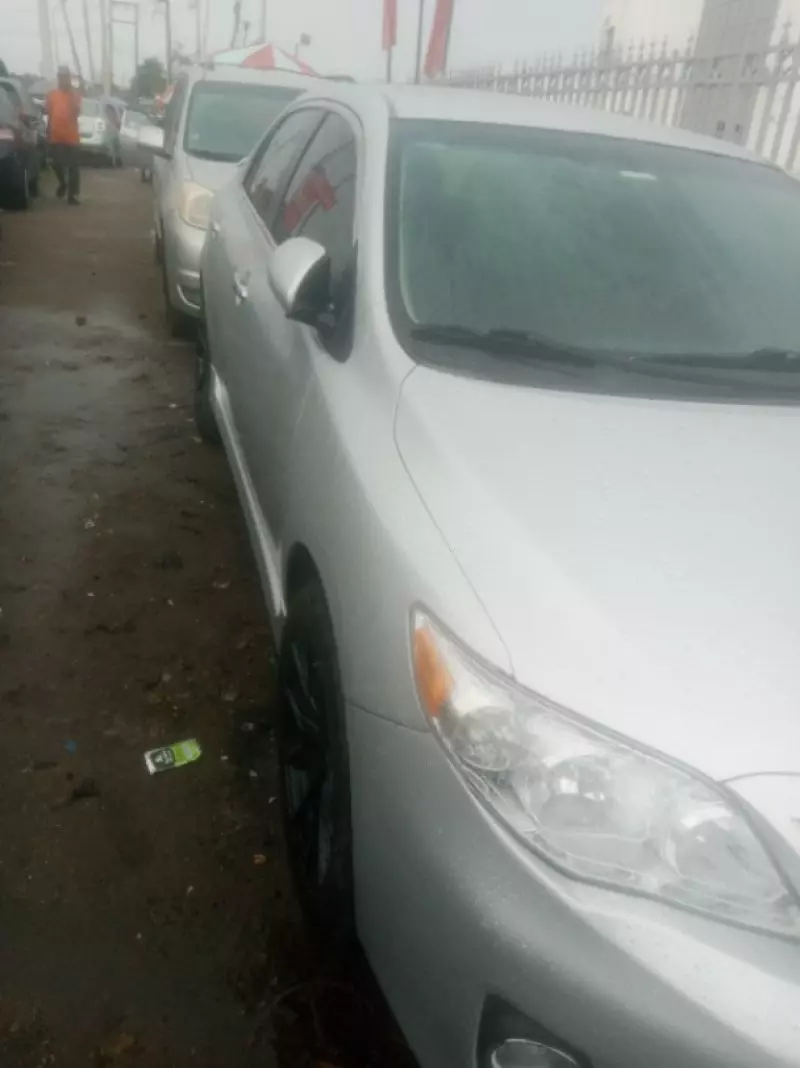 Toyota Corolla   - 2010