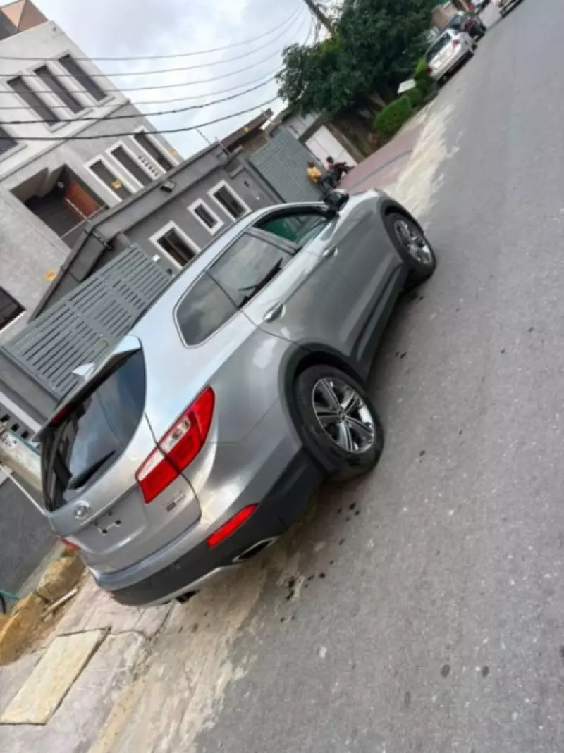 Hyundai Santa Fe   - 2016