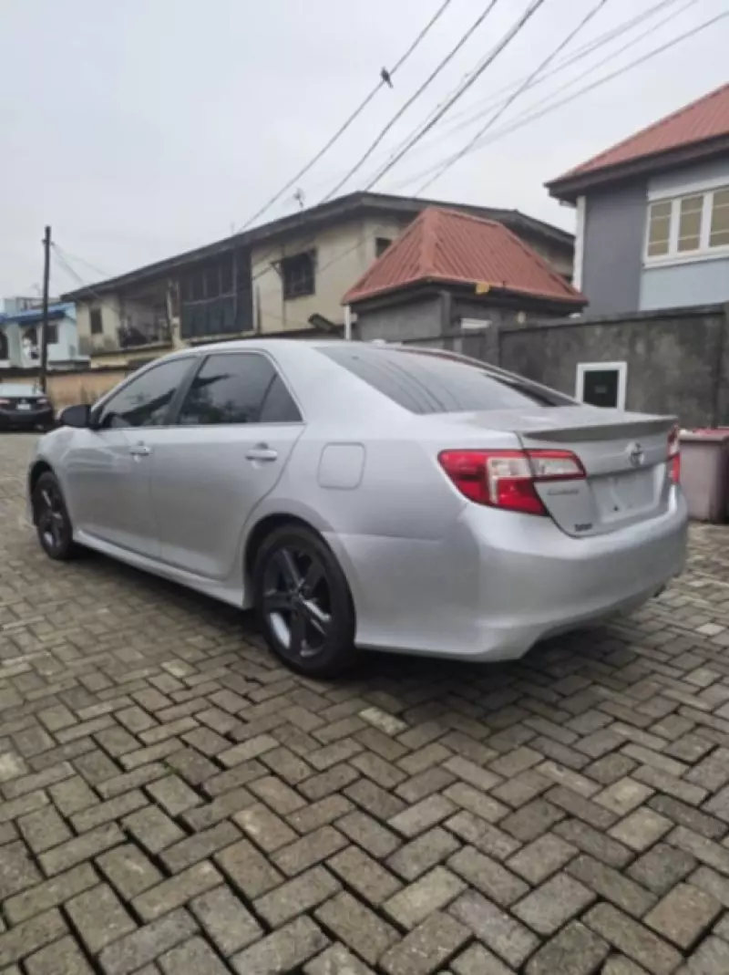 TOYOTA Camry   - 2013