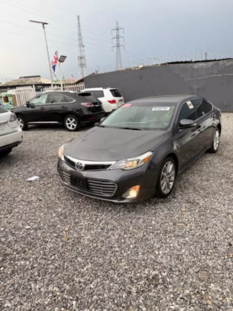 Toyota Avalon   - 2014