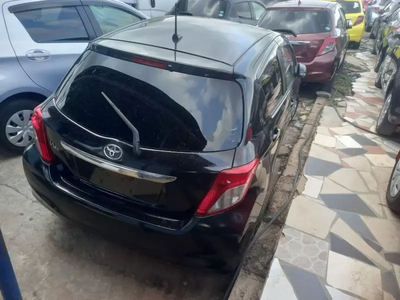 Toyota Vitz   - 2014