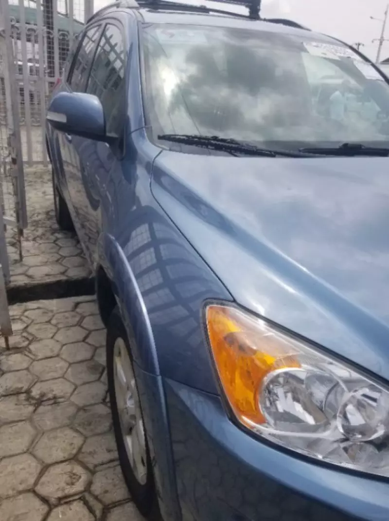 Toyota Rav4   - 2010