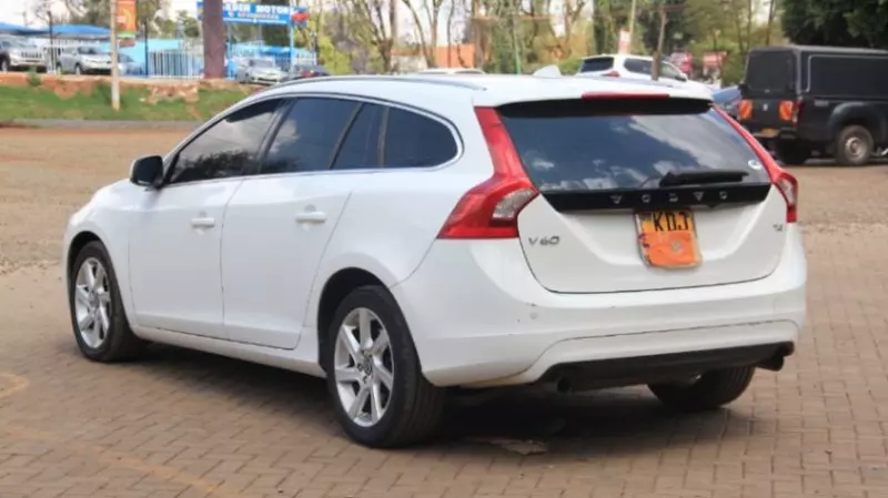 Volvo V60   - 2015