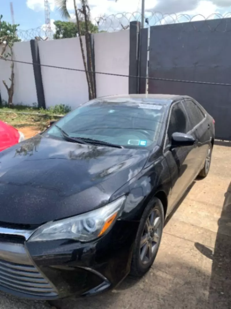 Toyota Camry   - 2016